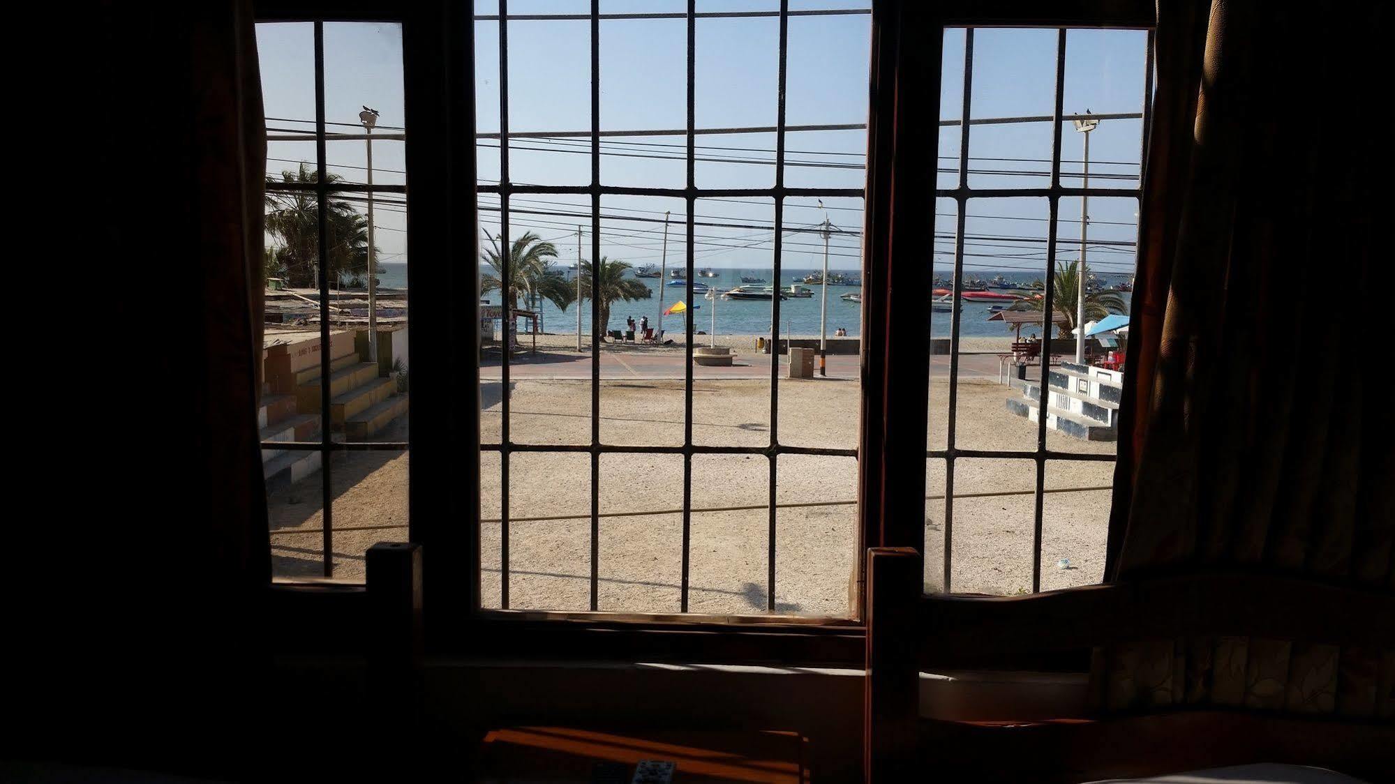 Paracas Hotel Ballestas Island Екстериор снимка